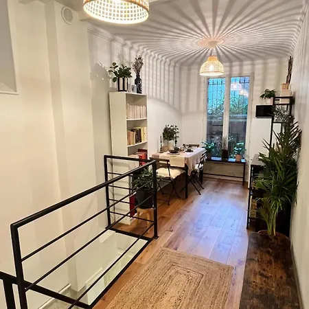 Cozy Centre *